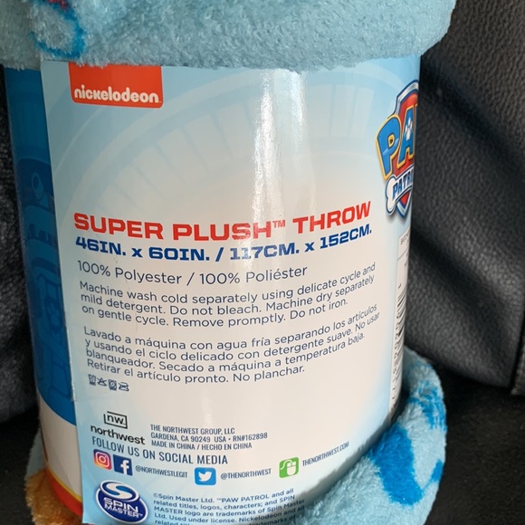 ⬇️⬇️New Paw Patrol plush throw - Picture 2 of 3
